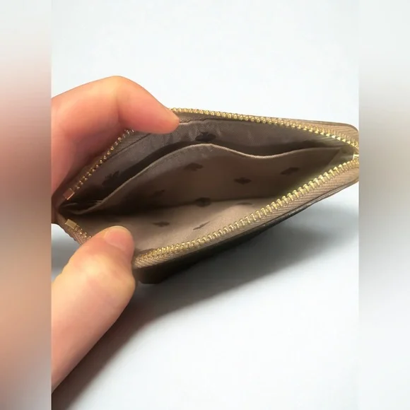 Kate Spade Taupe Leather Zip Cardholder – Gold Hardware, Gently Used - Picture 3 of 4